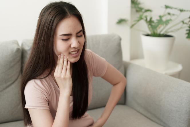 Dente incapsulato che pulsa Dente incapsulato che pulsa