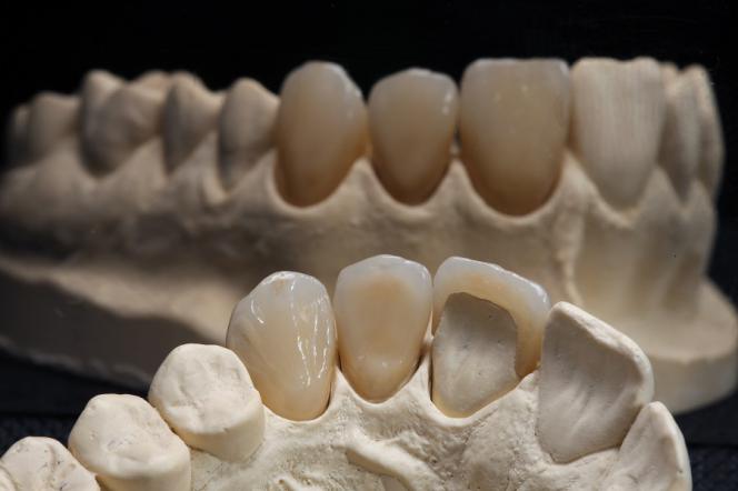 Denti finti in farmacia Denti finti in farmacia
