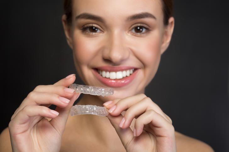 Faccette dentali rimovibili Faccette dentali rimovibili