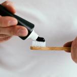 Dentifricio nero