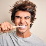 Lavare i denti 4 volte al giorno