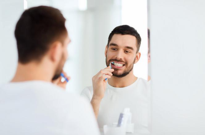 Lavarsi i denti prima dei pasti Lavarsi i denti prima dei pasti