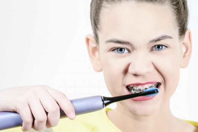 Spazzolino elettrico per apparecchio fisso Spazzolino elettrico per apparecchio fisso
