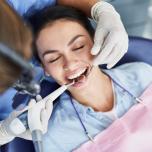 Pulizia dei denti fa male