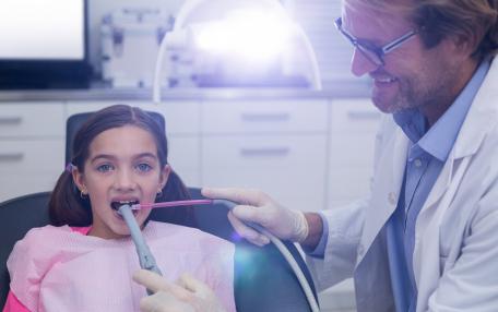 Macchie gialle sui denti