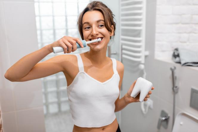 Primo spazzolino da denti elettrico Primo spazzolino da denti elettrico