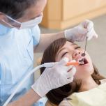 Bloccare dente che si muove