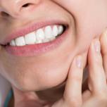 Coagulo bianco dopo estrazione dente