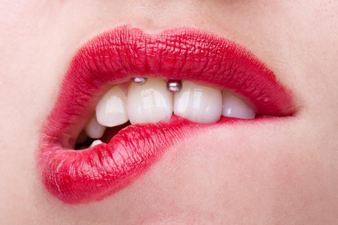 Smiley piercing rovina i denti Smiley piercing rovina i denti