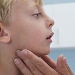 Denti e linfonodi ingrossati bambini