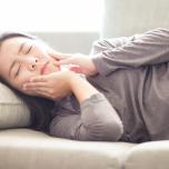 Come dormire con il mal di denti