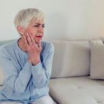 Dolore sotto la mandibola