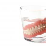 Come pulire la dentiera