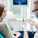Impianto dentale in titanio